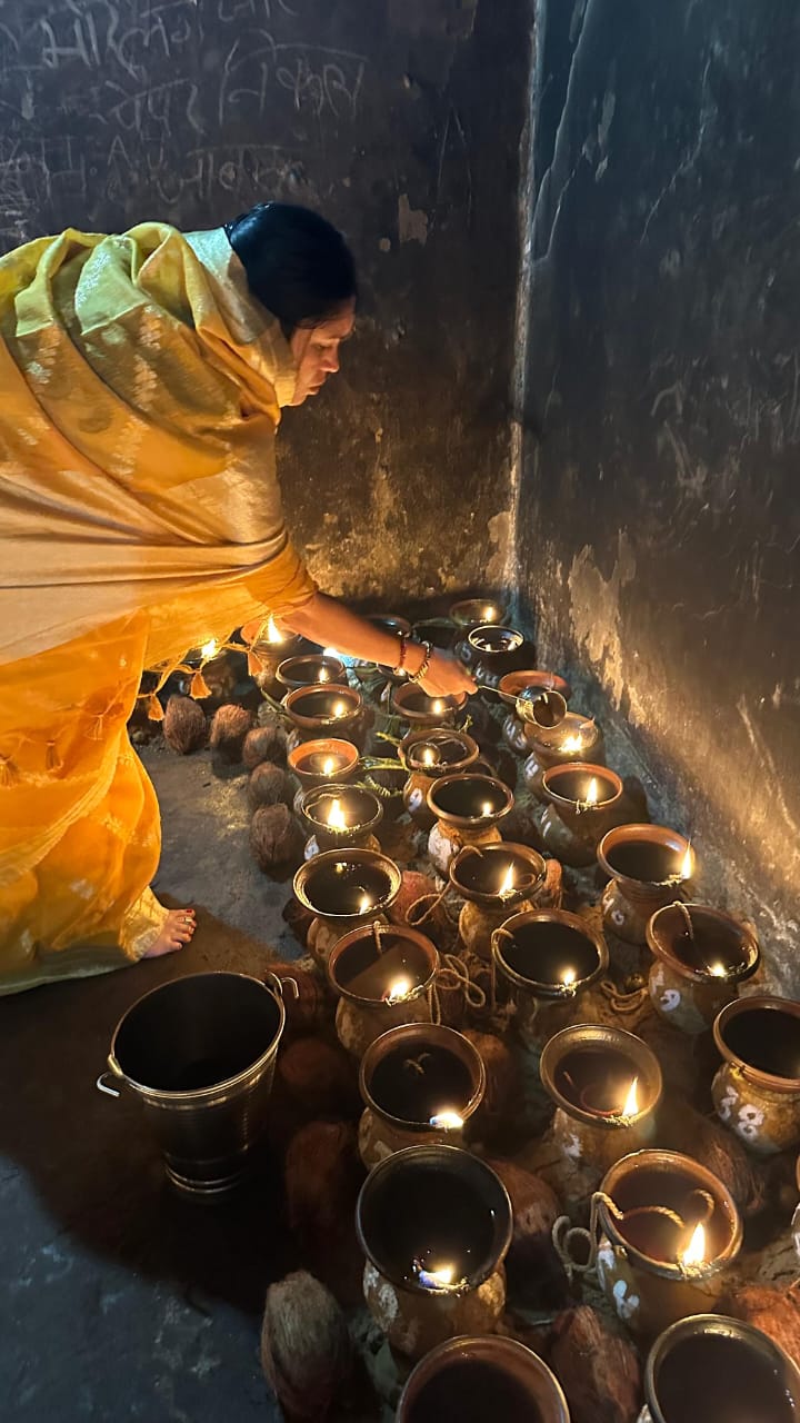 Sarangarh news : विधायक उत्तरी जांगड़े ने मां कौशलेश्वरी मंदिर में मत्था टेक लिया आशीर्वाद