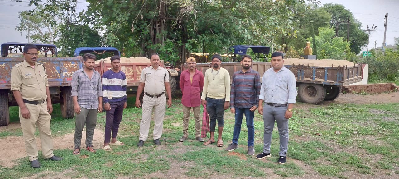 Sarangarh News : कोसीर और सरसीवां में रेत के अवैध परिवहन में शामिल 06 ट्रैक्टर जप्त