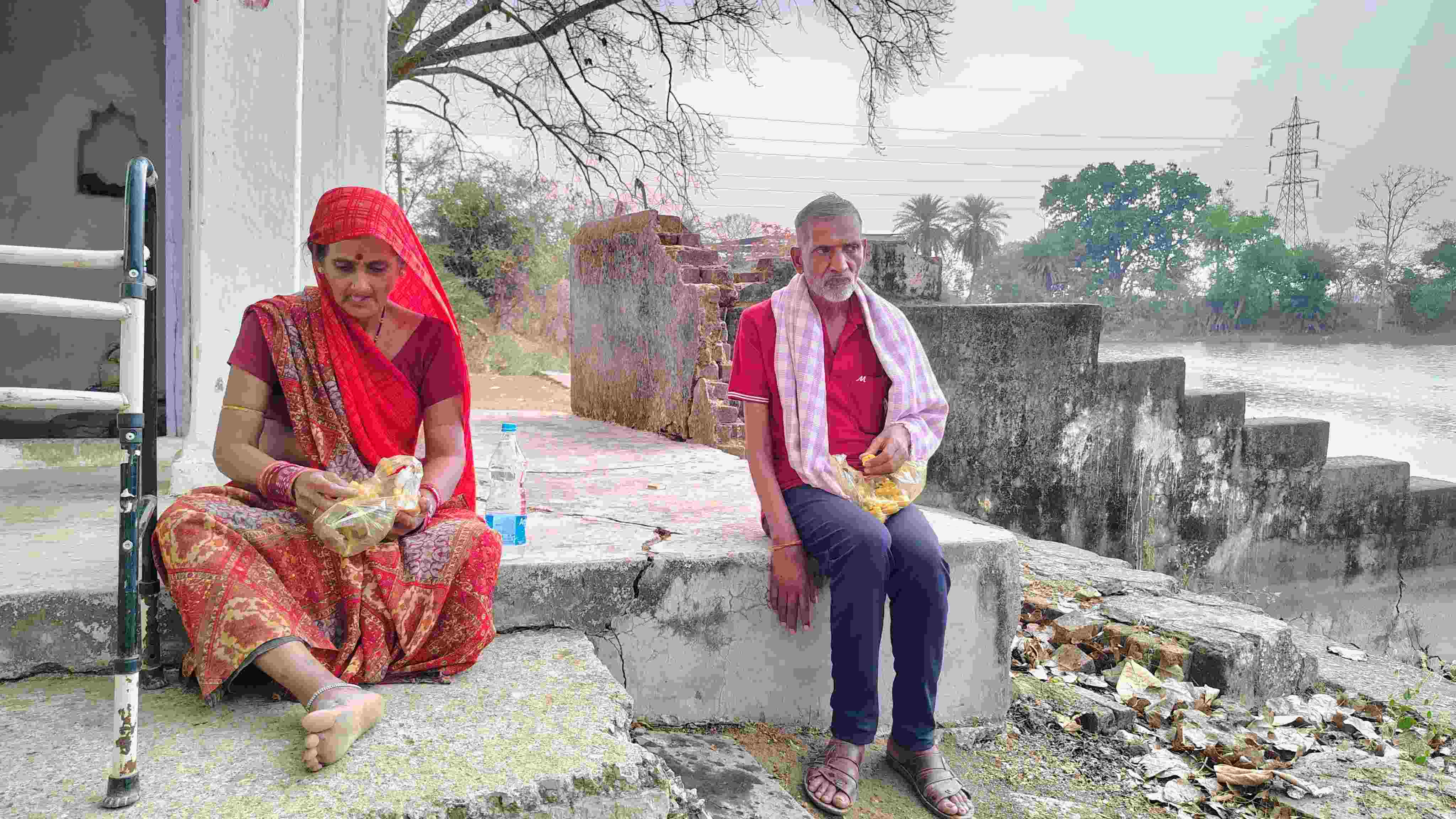 Sarangarh news : सारंगढ़ के आशा निकेतन से वृद्ध दंपति को बाहर का रास्ता – गोरखनाथ ने कलेक्टर से कार्रवाई की मांग की