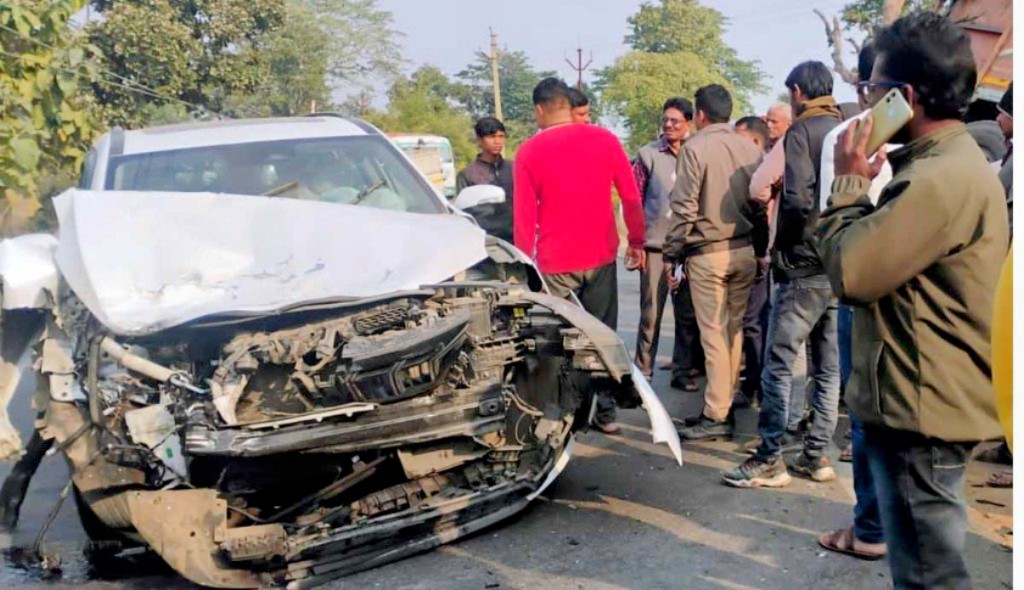 Raipur News : भाटापारा कांग्रेस विधायक इंद्र कुमार साव हुए सड़क हादसे का शिकार 8 घायल