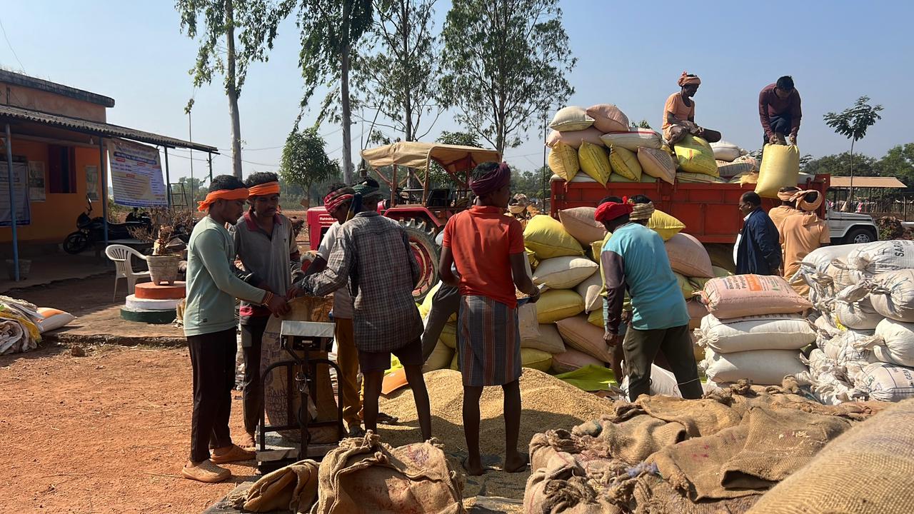 Jagdalpur news : धान खरीदी व्यवस्था से किसानों में खुशी का माहौल