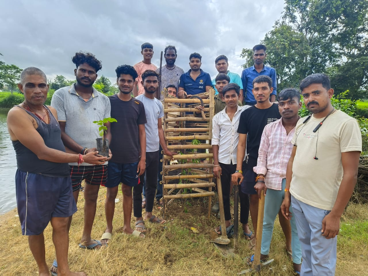 Balod News : छत्तीसगढ़िया क्रांति सेना के युवाओ ने पर्यावरण  संरक्षण हेतु किया पौधारोपण  ।