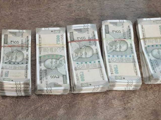 Durg news : आचार संहिता लगते ही चेकिंग अभियान तेज: पुलिस ने कार से बरामद किए 1 करोड़ रुपए