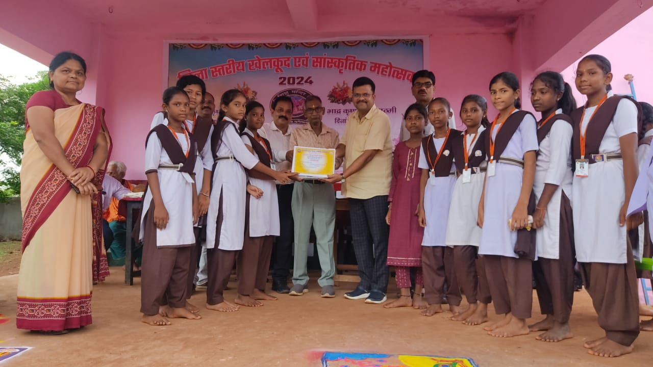 Sarangarh bilaigarh: देवगांव में जिला स्तरीय खेलकूद एवं सांस्कृतिक महोत्सव सम्पन्न