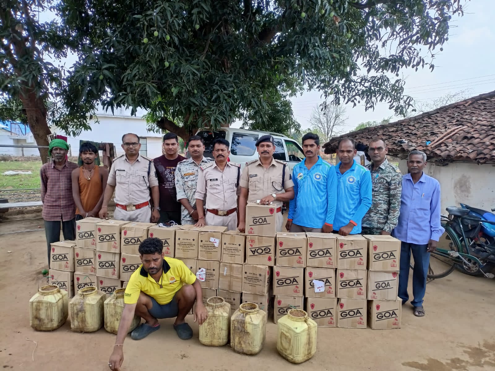 RJN News : अर्न्तराज्यीय शराब तस्कर पुलिस के गिरफ्त में घटना में अन्य आरोपियों की तलाश जारी