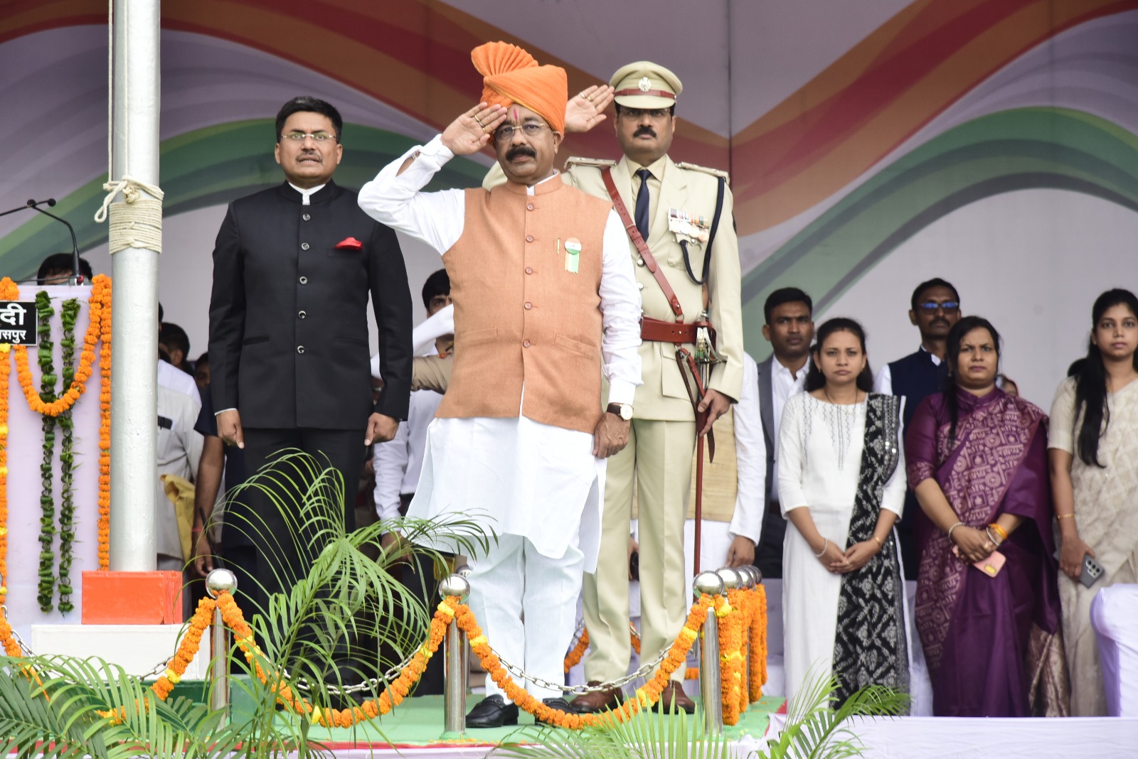 Bilaspur News : स्वतंत्रता दिवस पर उप मुख्यमंत्री श्री अरूण साव ने फहराया तिरंगा