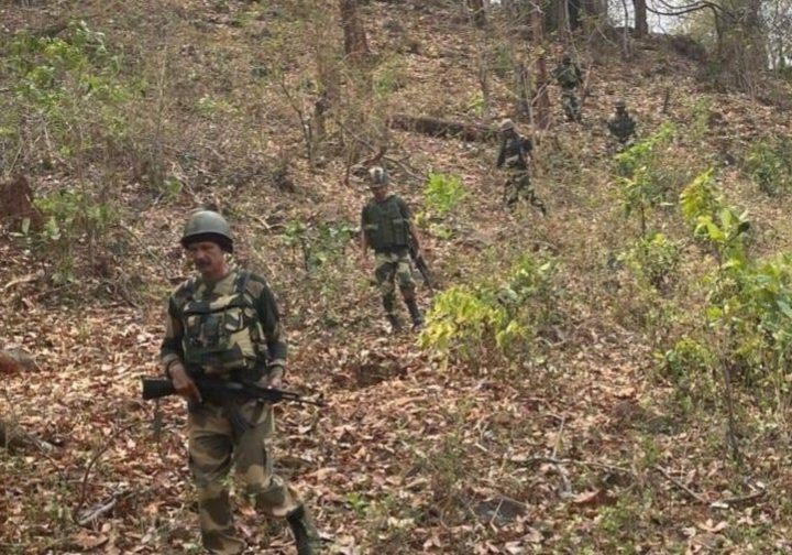 Kanker News : कांकेर हापाटोला के जंगल में मंगलवार को हुई मुठभेड़ में 29 नक्सली मारे गए..