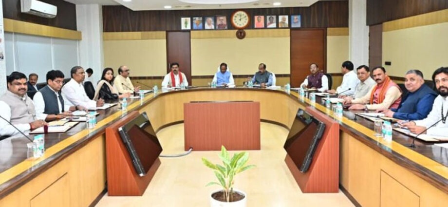 Raipur news : कर्मचारी चयन मण्डल अब सामान्य प्रशासन विभाग के अधीन; कानून में संशोधन होगा