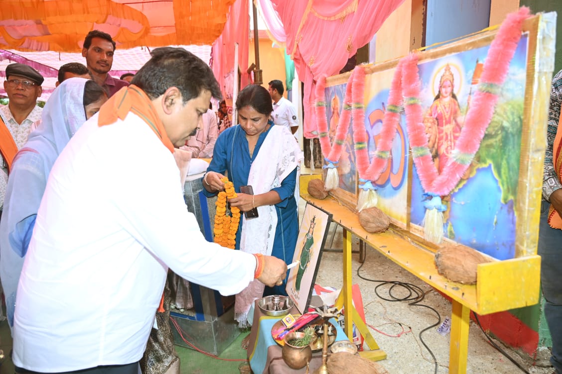 Kabirdham News : उपमुख्यमंत्री श्री विजय शर्मा श्री सद्गुरू कबीर प्राकट्य दिवस में हुए शामिल, मेला विकास के लिए 20 लाख की घोषणा