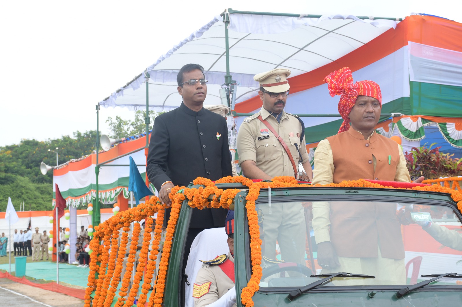 Sarangarh News : सारंगढ़ में मुख्य अतिथि राधेश्याम राठिया ने किया ध्वजारोहण