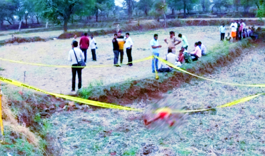 Balod Crime News : खेत मे मिली खून से लथपथ लाश धार दार हथियार से हुई  बुजुर्ग की हत्या