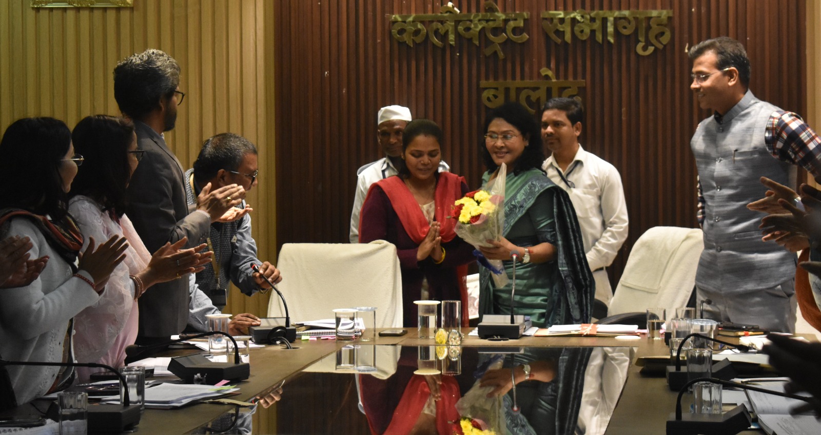 Balod News : पदोन्नति के उपरांत स्थानांतरित होने पर खनिज अधिकारी श्रीमती मीनाक्षी साहू को दी गई विदाई
