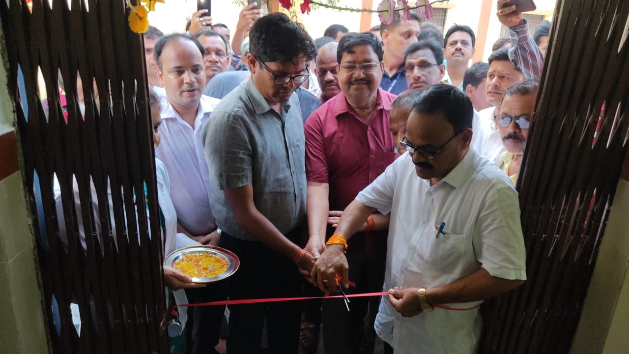 Sarangarh News : ओपी चौधरी ने बरमकेला अस्पताल में 87 लाख लागत से निर्मित 10 बिस्तर आइसोलेशन वार्ड का किया लोकार्पण