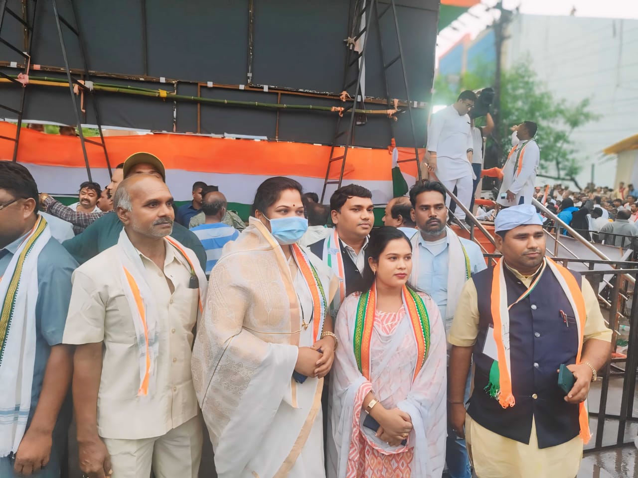 Saranagrh News : विधायक कविता के नेतृत्व मे सैकड़ो कार्यकर्ता पहुंचे रायपुर