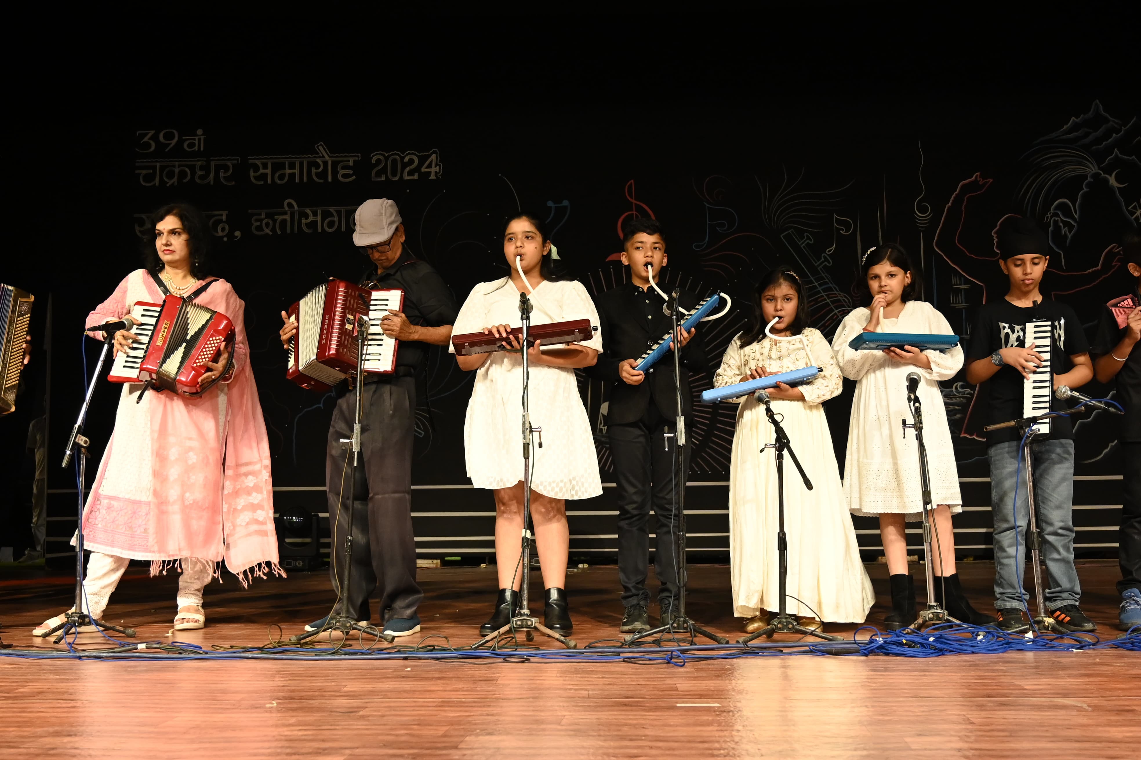 Raigarh News : अकॉर्डियन की सुरीली धुनों से सजी शाम, तपसीर मोहम्मद एंड टीम की रही शानदार प्रस्तुति